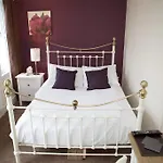 Bristol Serviced Lets - 152/154 Bath Road