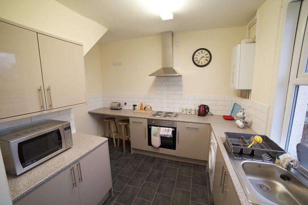 Serviced Lets - 152/154 Bath Road Affittacamere Bristol