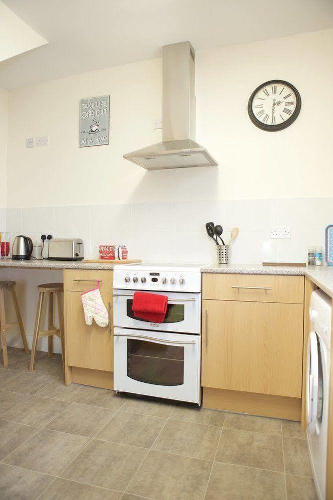 Serviced Lets - 152/154 Bath Road