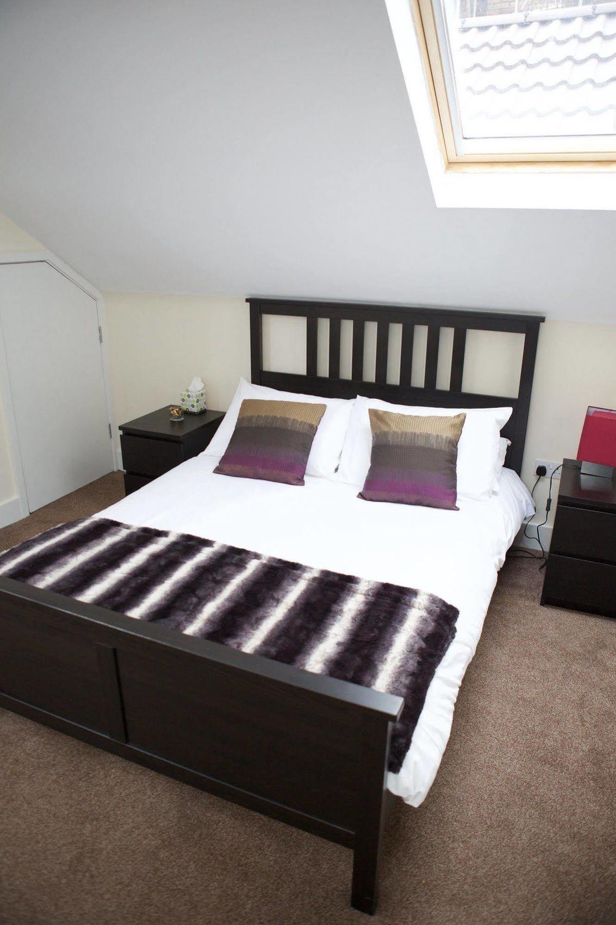 Pensjonat Serviced Lets - 152/154 Bath Road
